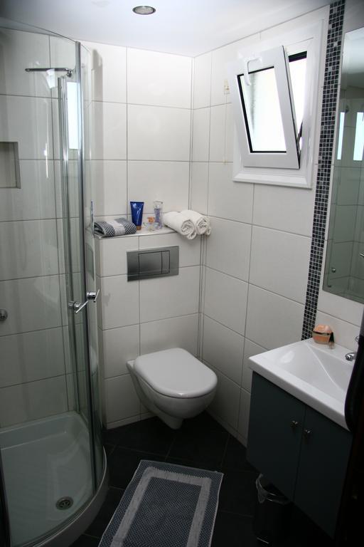 Helidonia Apartment Loutra Kyllinis Bagian luar foto